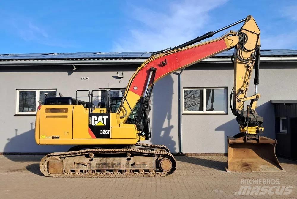 CAT 326 F L Pelle sur chenilles