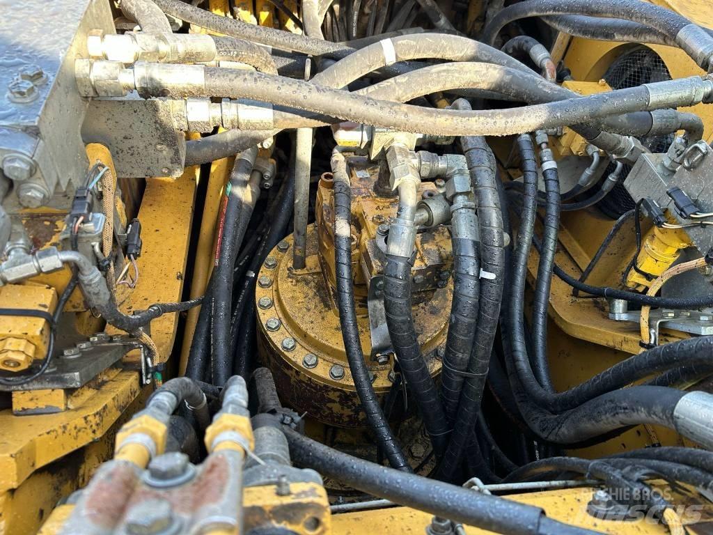 CAT 330 D L Pelle sur chenilles