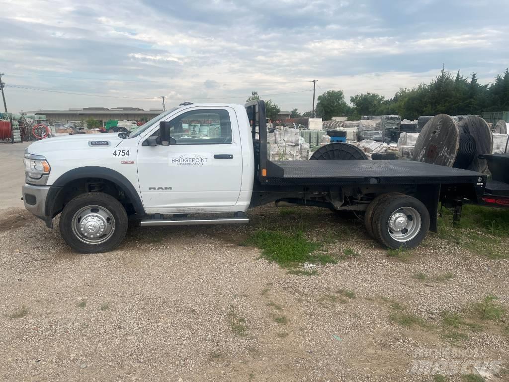 RAM 5500 Camion plateau