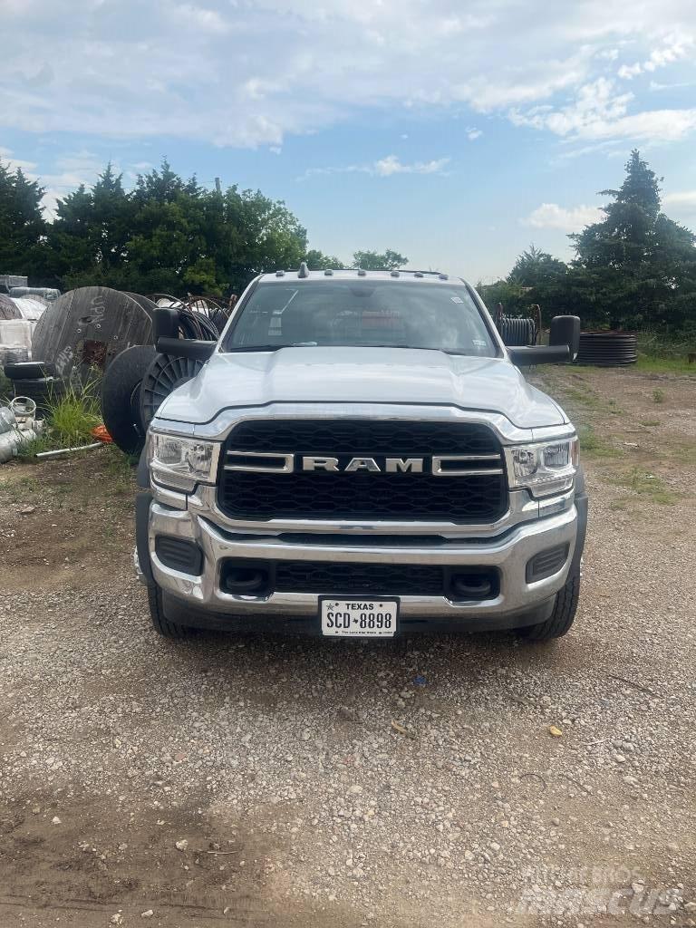 RAM 5500 Camion plateau