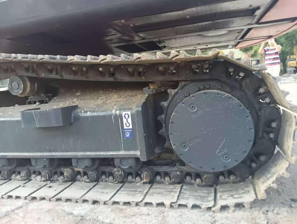 Doosan DX 225 Pelle sur chenilles