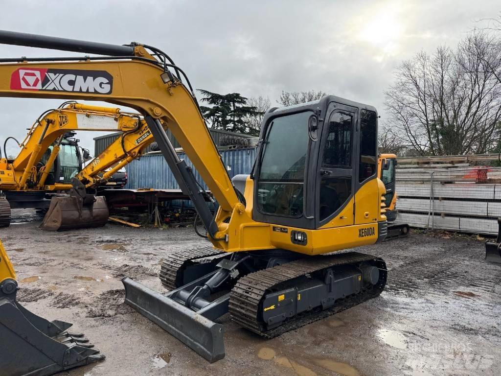 XCMG XE 60 DA Mini pelle < 7t