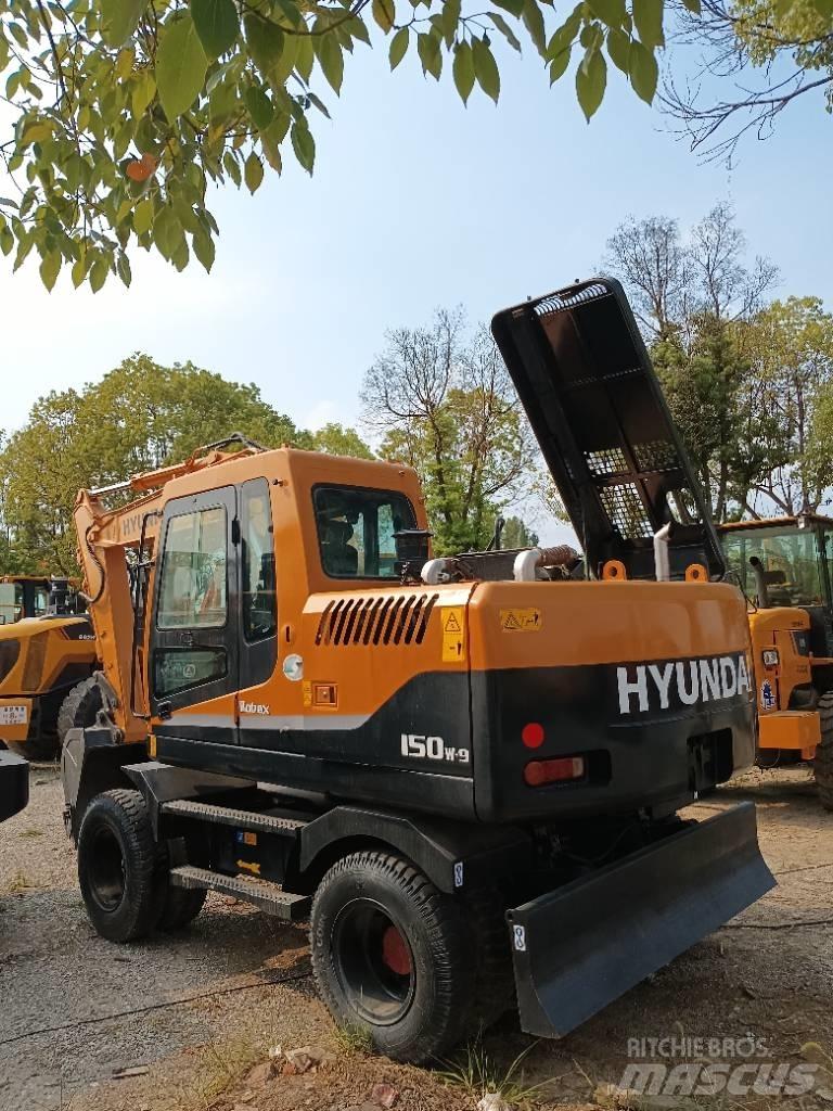 Hyundai 150W-9 Pelle sur chenilles