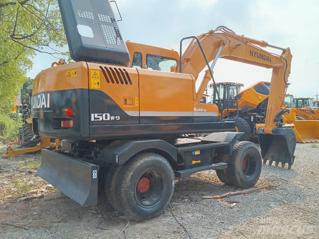 Hyundai 150W-9 Pelle sur chenilles