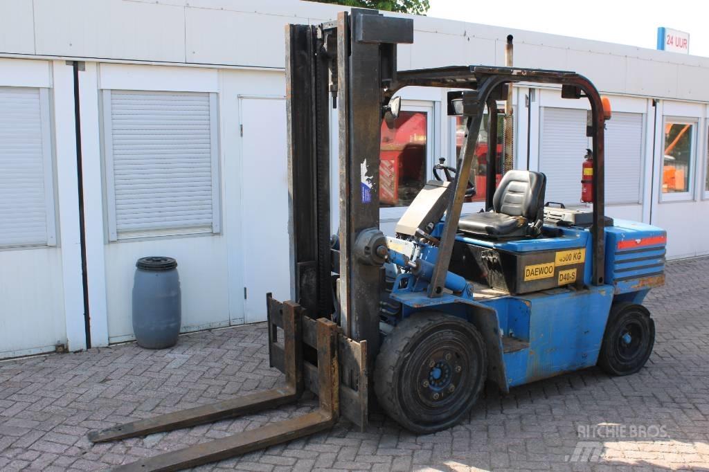 Daewoo D 40 S Chariots diesel