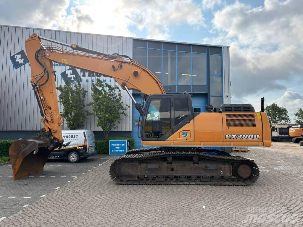 CASE CX300D Pelle sur chenilles
