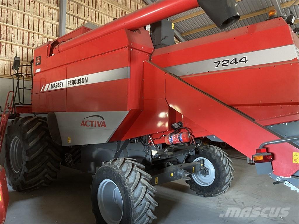 Massey Ferguson 7244 Moissonneuse batteuse