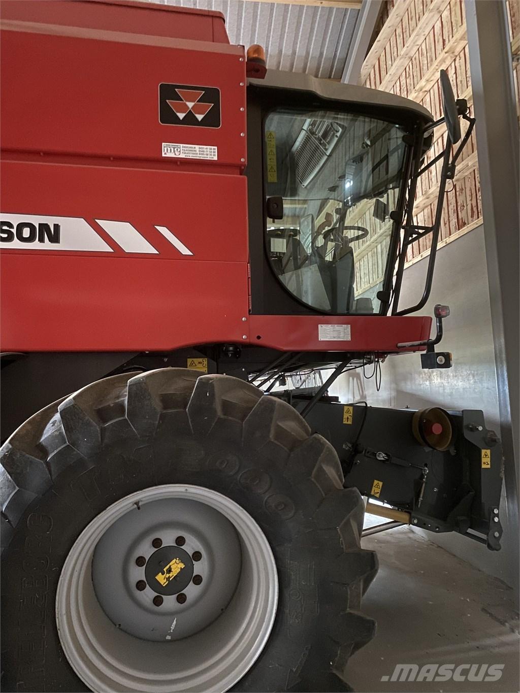 Massey Ferguson 7244 Moissonneuse batteuse