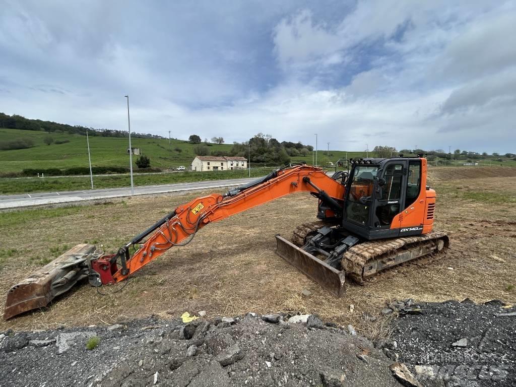 Doosan DX 140 Pelle sur chenilles