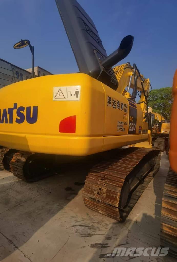 Komatsu PC 220-8 Pelle sur chenilles