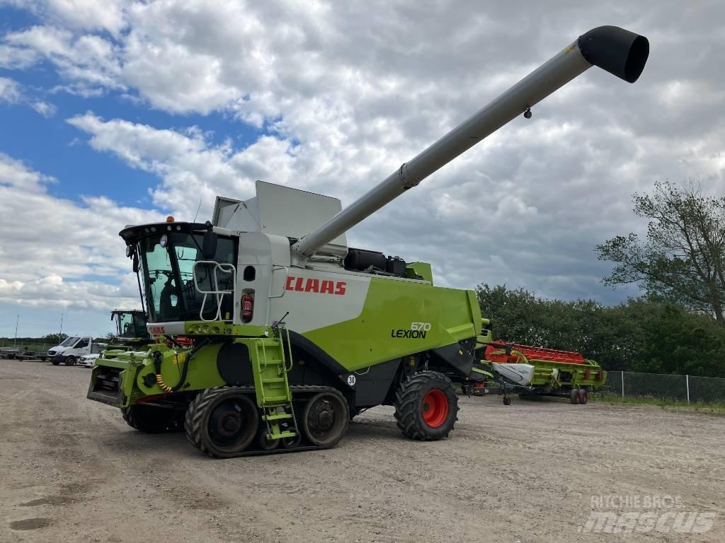 CLAAS LEXION 670 TT Moissonneuse batteuse