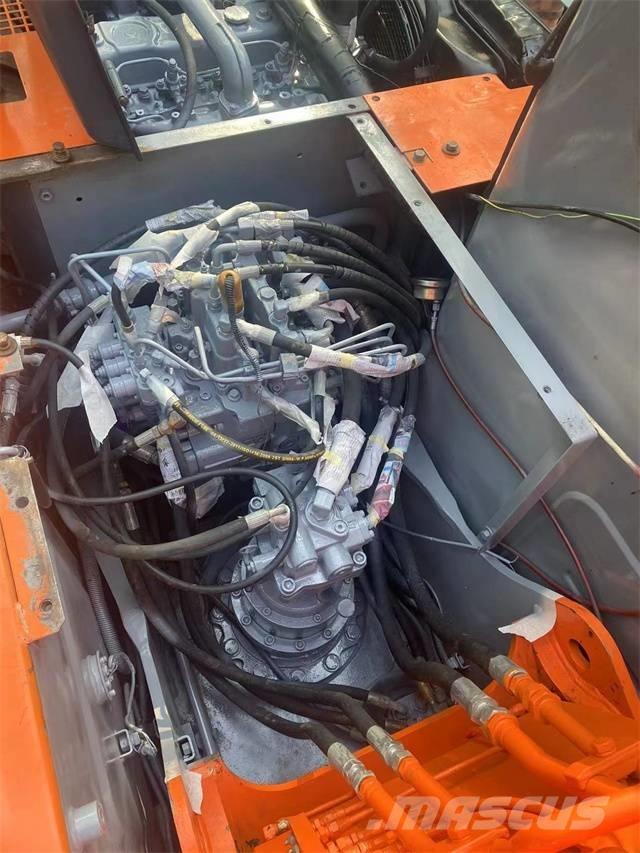Hitachi EX120 Pelle sur chenilles
