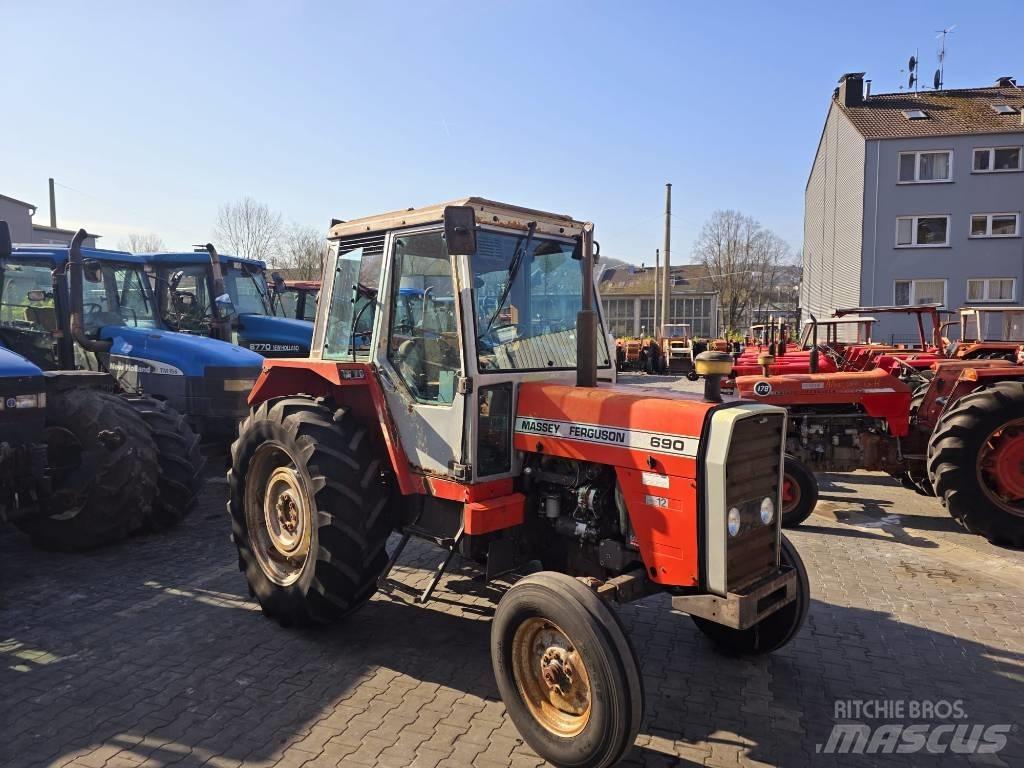 Massey Ferguson 690 Tracteur