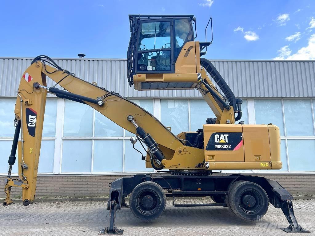 CAT MH 3022    2015    CE Pelle à déchets
