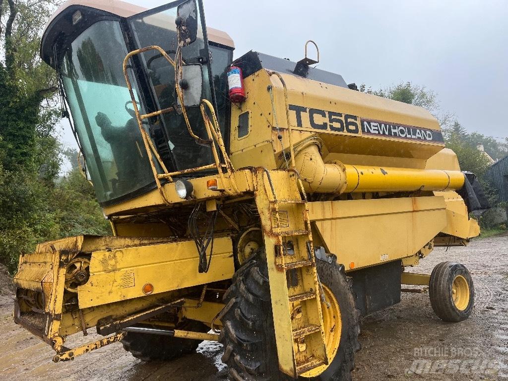 New Holland T56 Moissonneuse batteuse