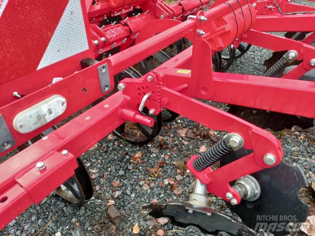 Horsch Terrano 3 FX Déchaumeur, cultivateur