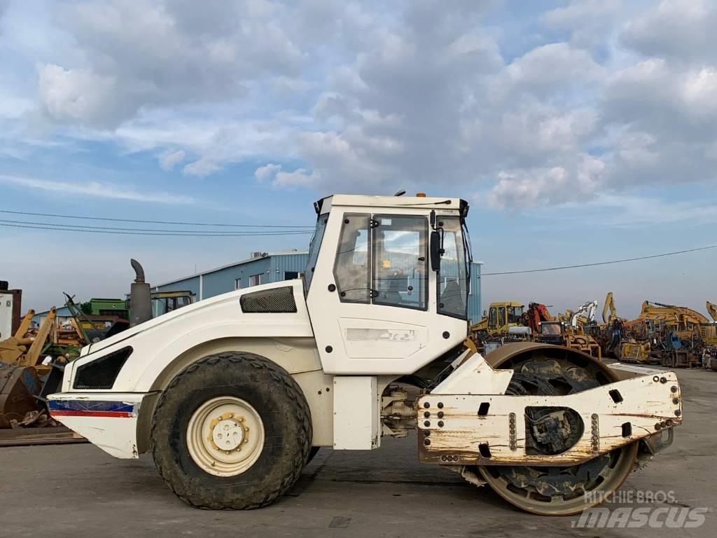 Bomag BW 213 D H-4 Rouleaux monocylindre