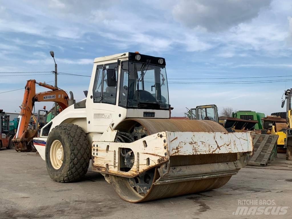 Bomag BW 213 D H-4 Rouleaux monocylindre