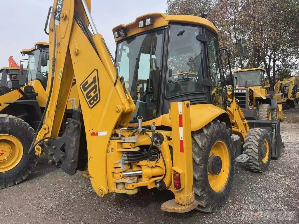JCB 3CX Chargeuse sur pneus