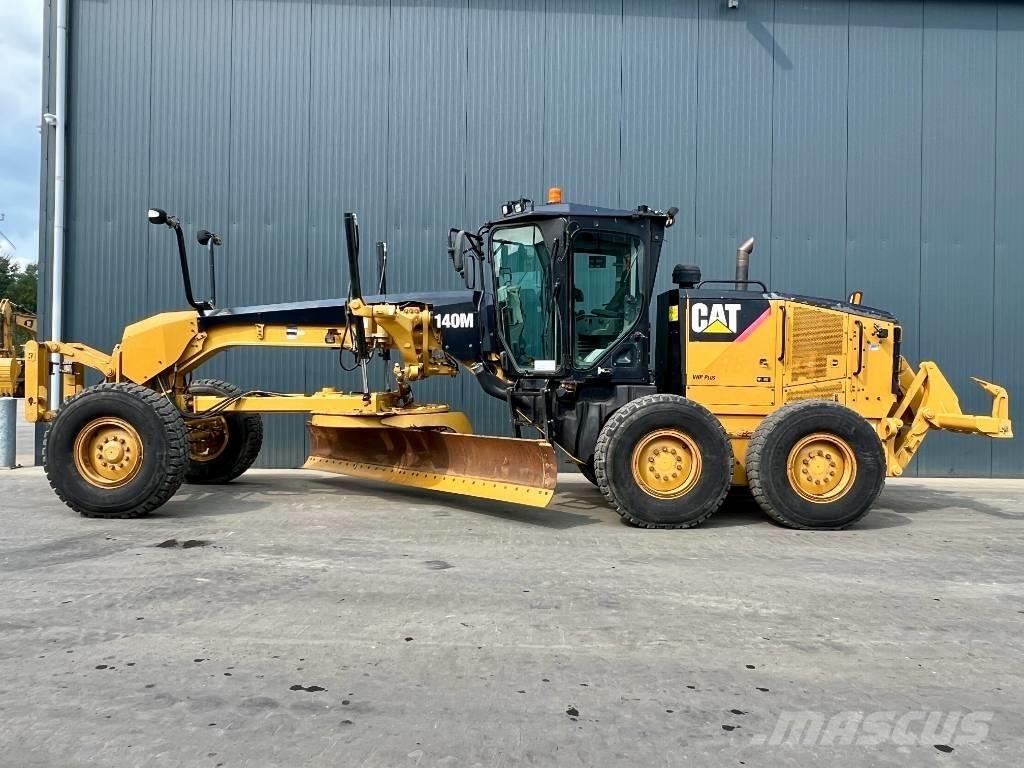 CAT 140M Niveleuse