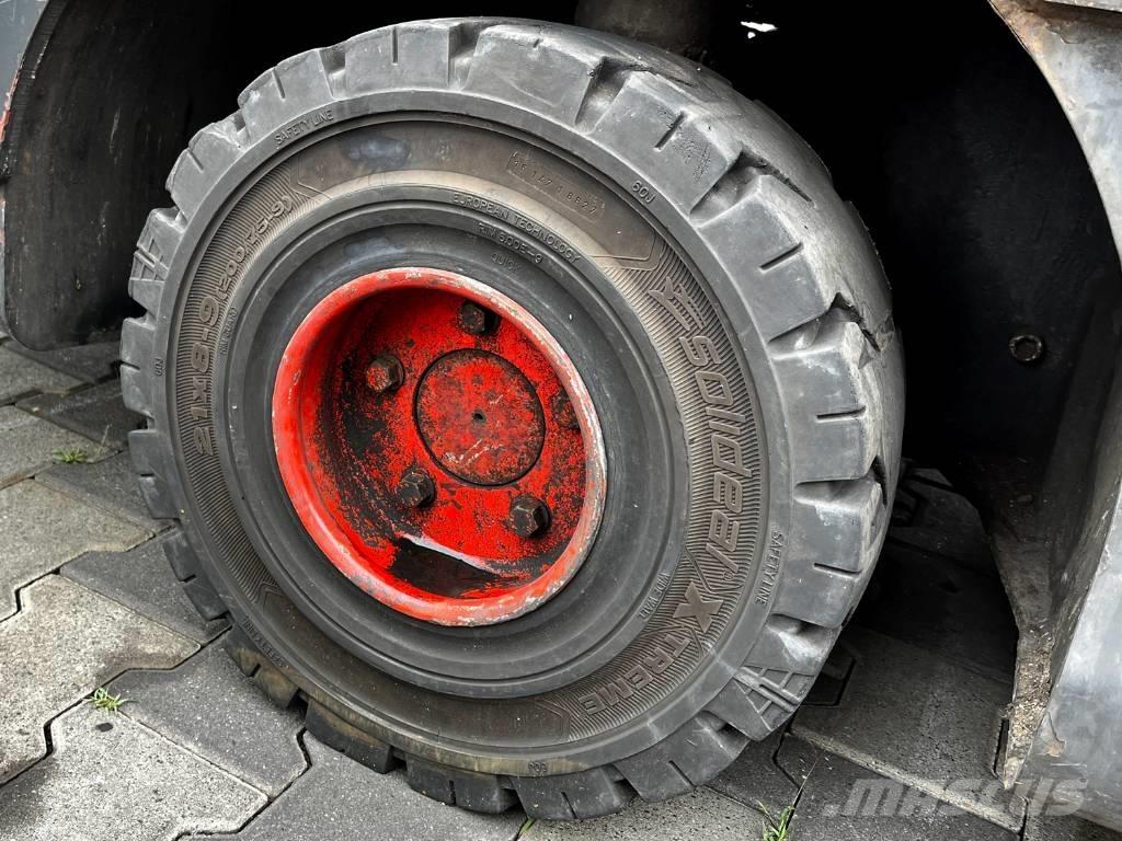 Linde P 250 Chariot remorqueur