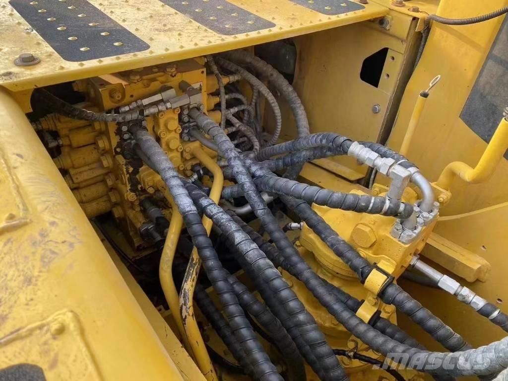 Komatsu pc 220 Pelle sur chenilles
