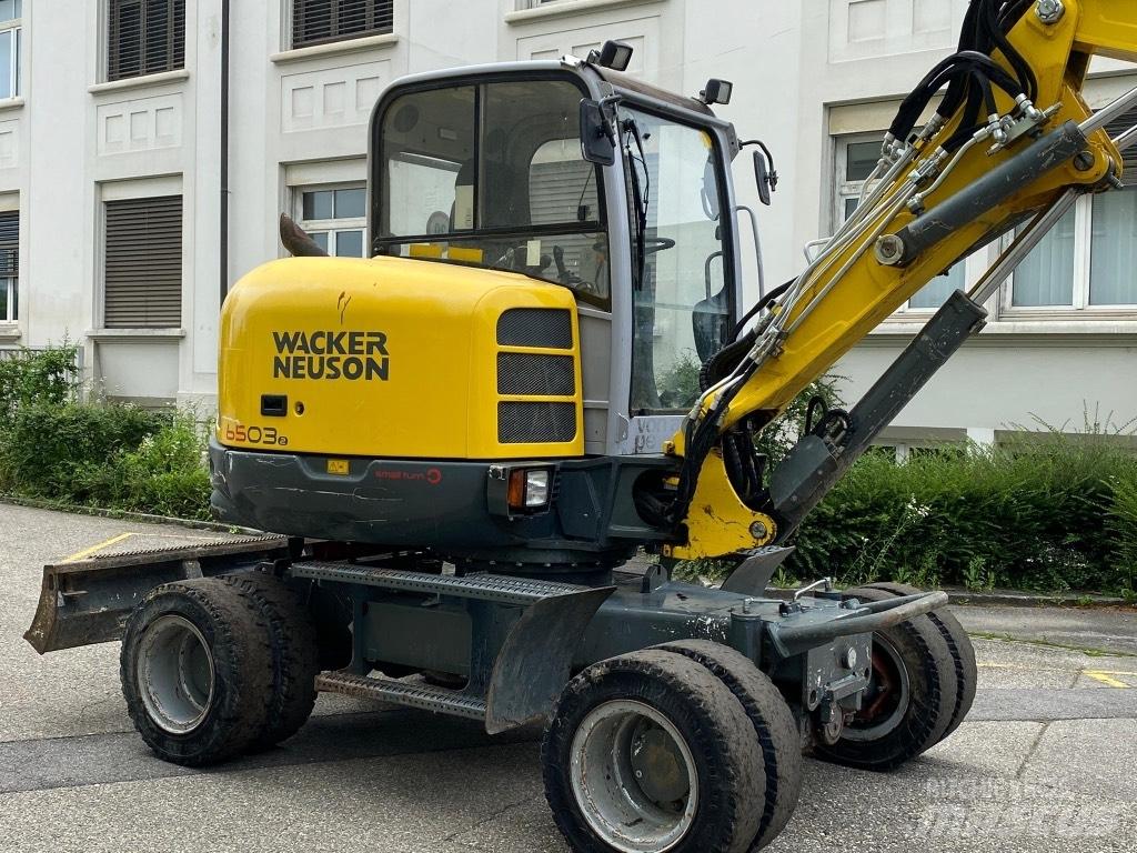 Neuson 6503 WD Pelle sur pneus
