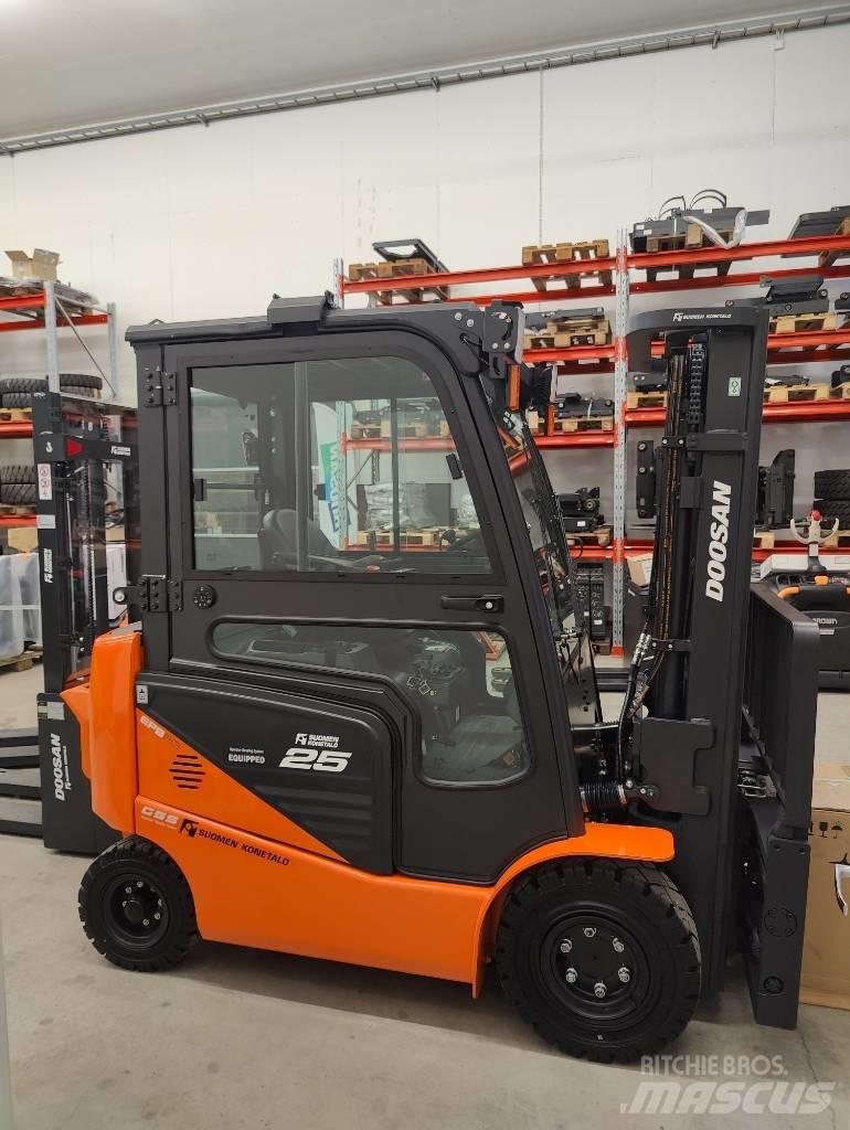 Doosan B25NS TARJOUS! Chariots élévateurs électriques