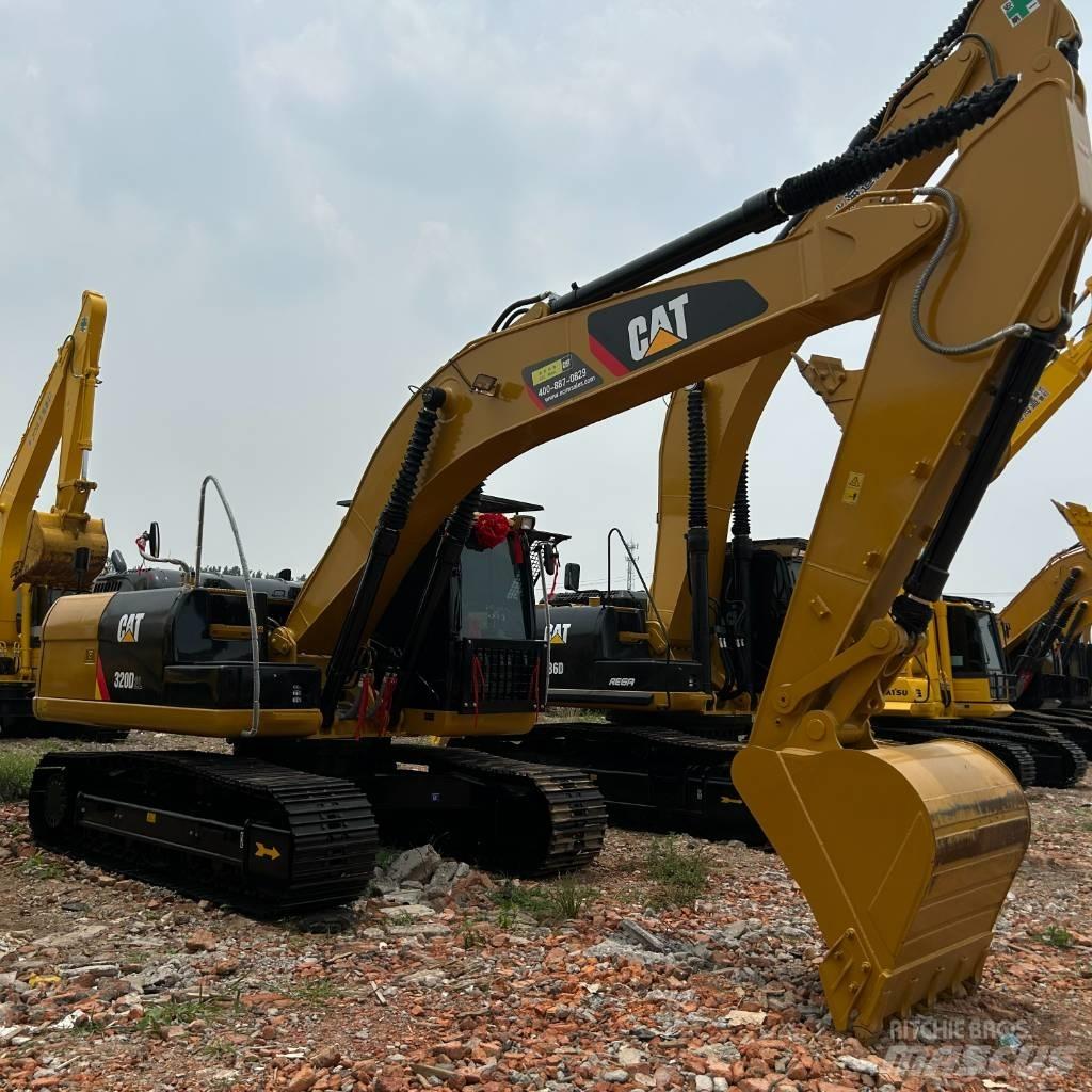 CAT 320D2L Pelle sur chenilles