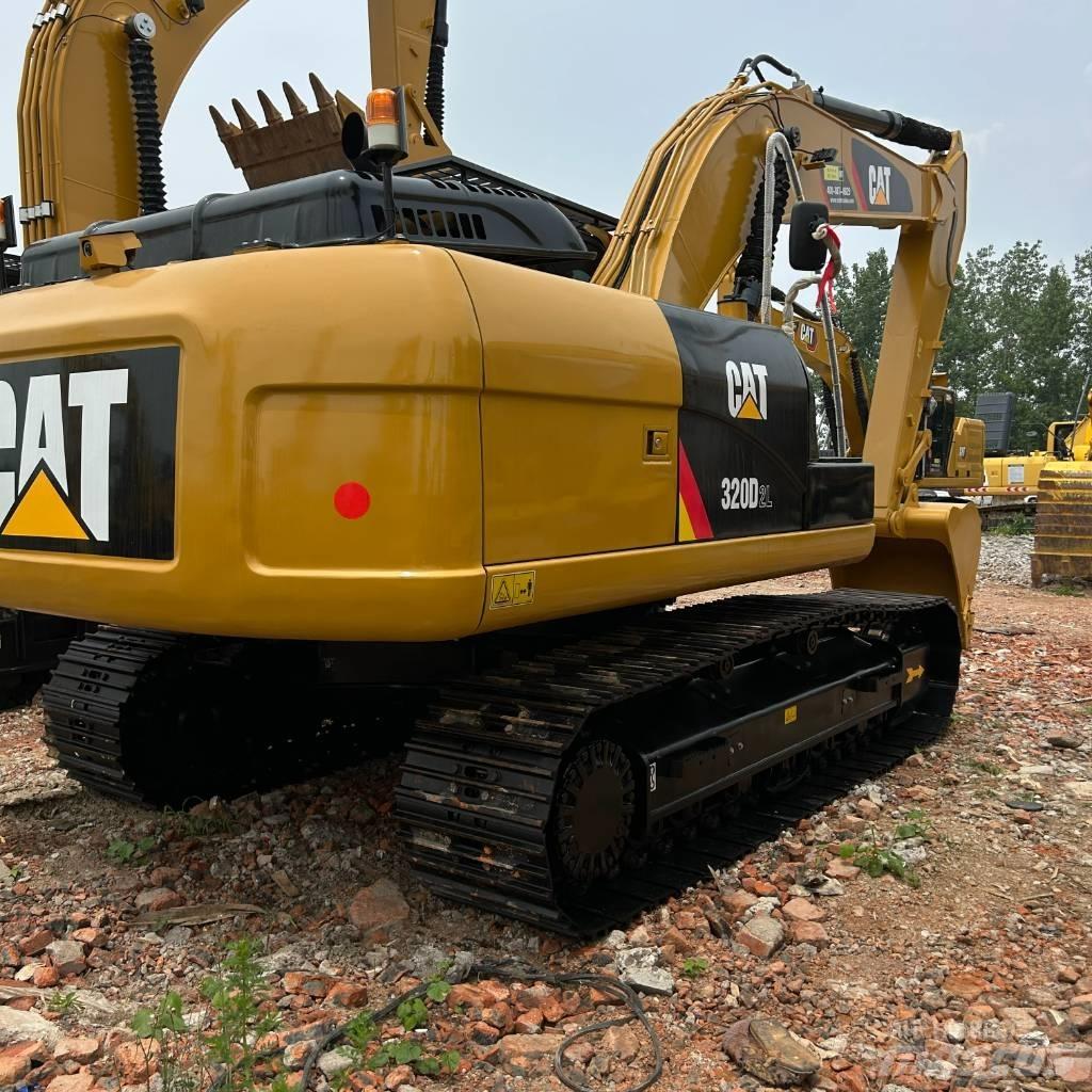 CAT 320D2L Pelle sur chenilles