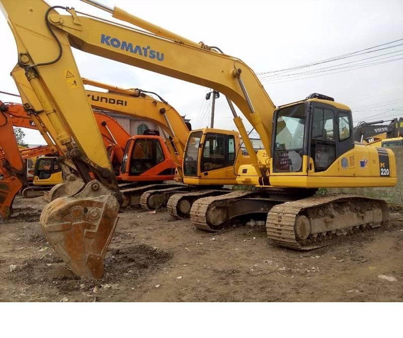 Komatsu pc220-  7 Pelle sur chenilles