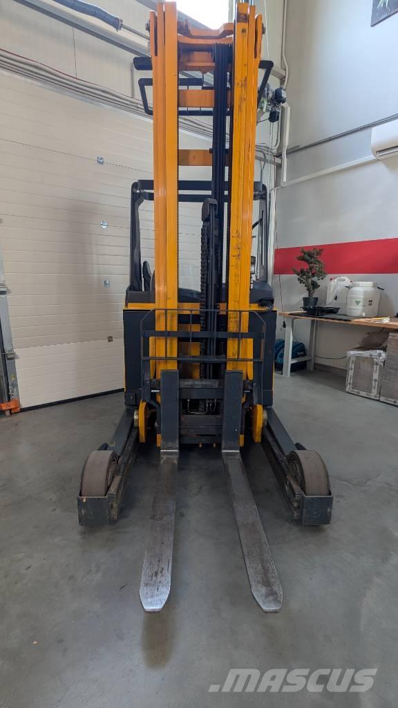 Jungheinrich ETV 325 Chariot à mât rétractable