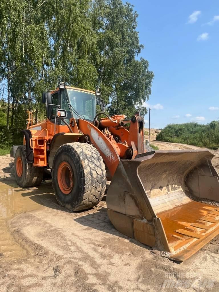 Doosan 420 Chargeuse sur pneus