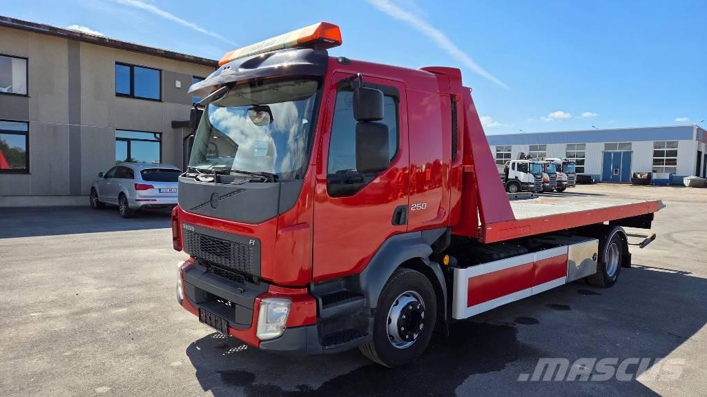 Volvo FL 250 4X2 Camion treuil