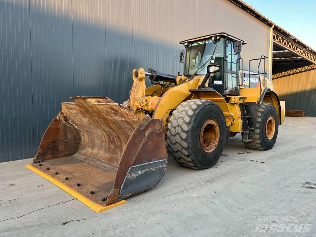 CAT 966M Chargeuse sur pneus