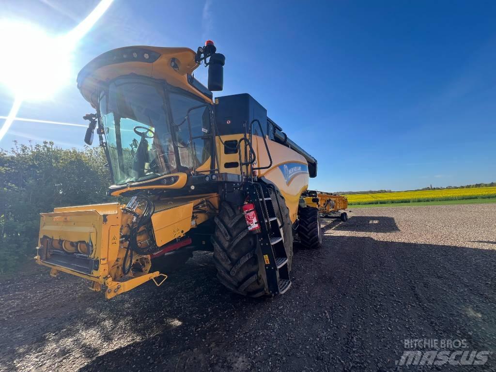 New Holland 8.85 Moissonneuse batteuse