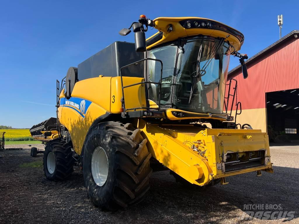 New Holland 8.85 Moissonneuse batteuse