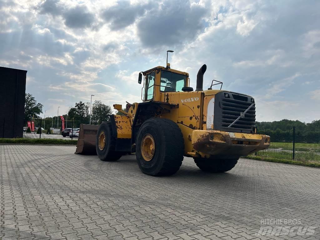 Volvo L 220 E Chargeuse sur pneus