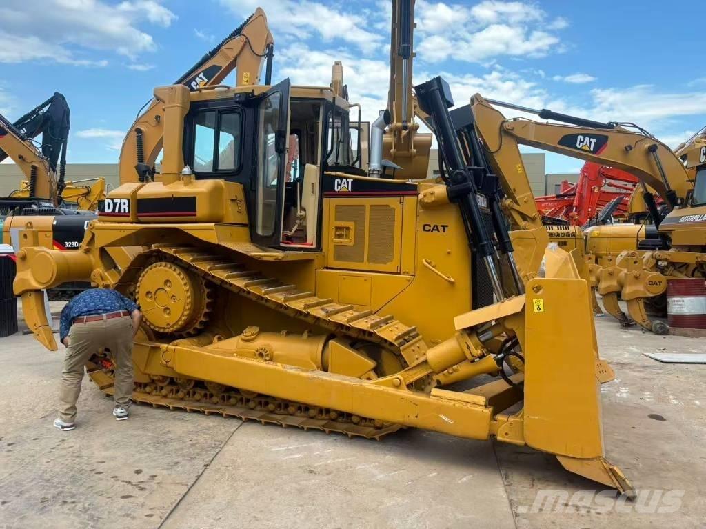 CAT D 7 R Bouteurs sur chenilles