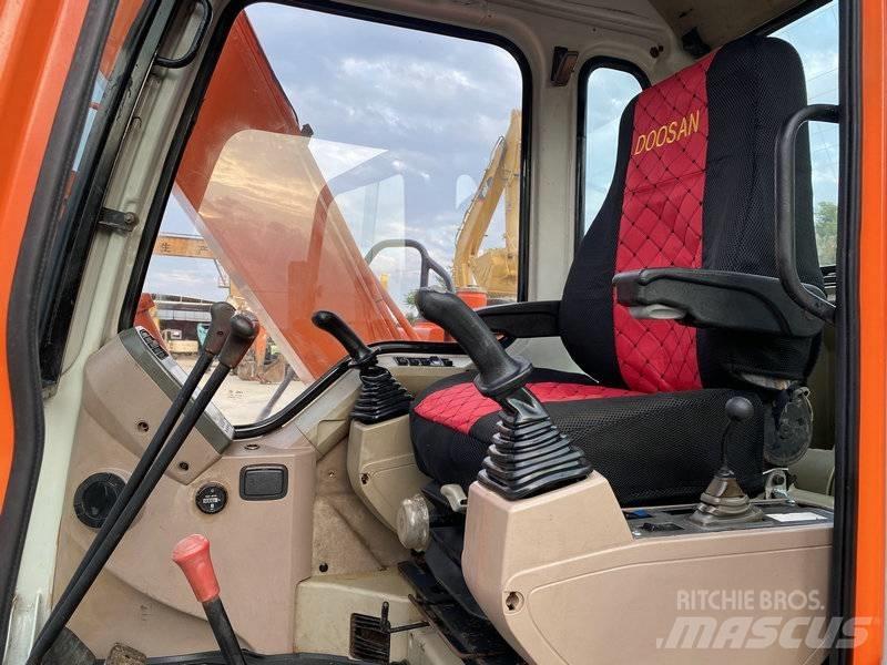 Doosan DH80G Pelle sur chenilles
