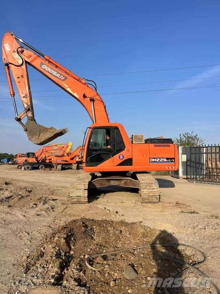 Doosan DH 225 LC-9 Pelle sur chenilles