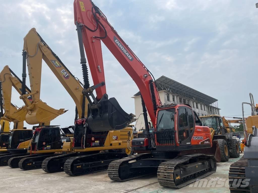 Doosan DX 225 LCA Pelle sur chenilles