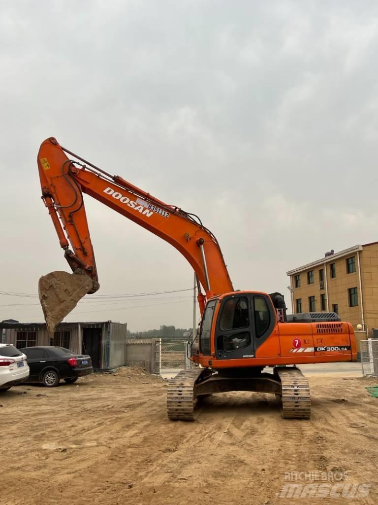 Doosan DX300LCA Pelle sur chenilles
