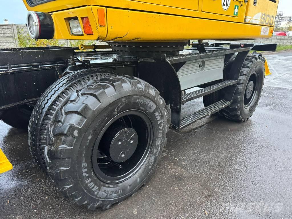 Liebherr A 900 C ZW Pelle sur pneus