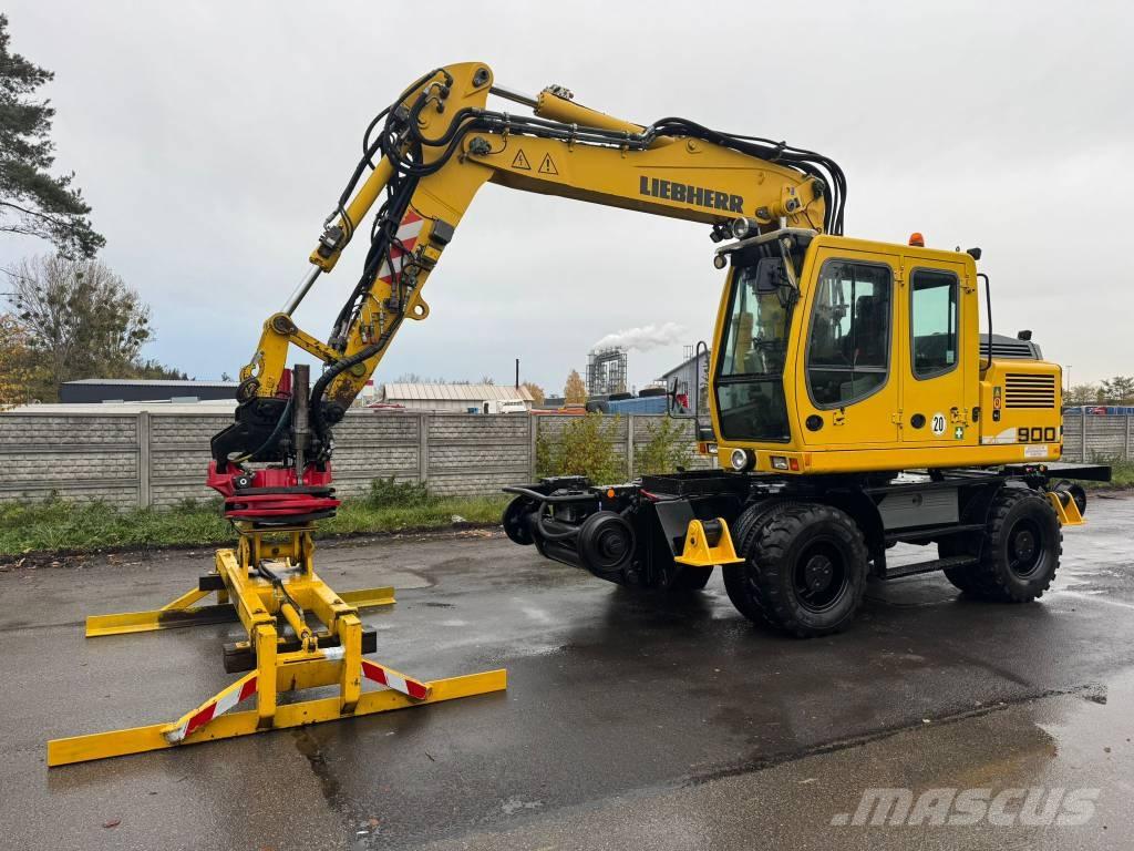Liebherr A 900 C ZW Pelle sur pneus