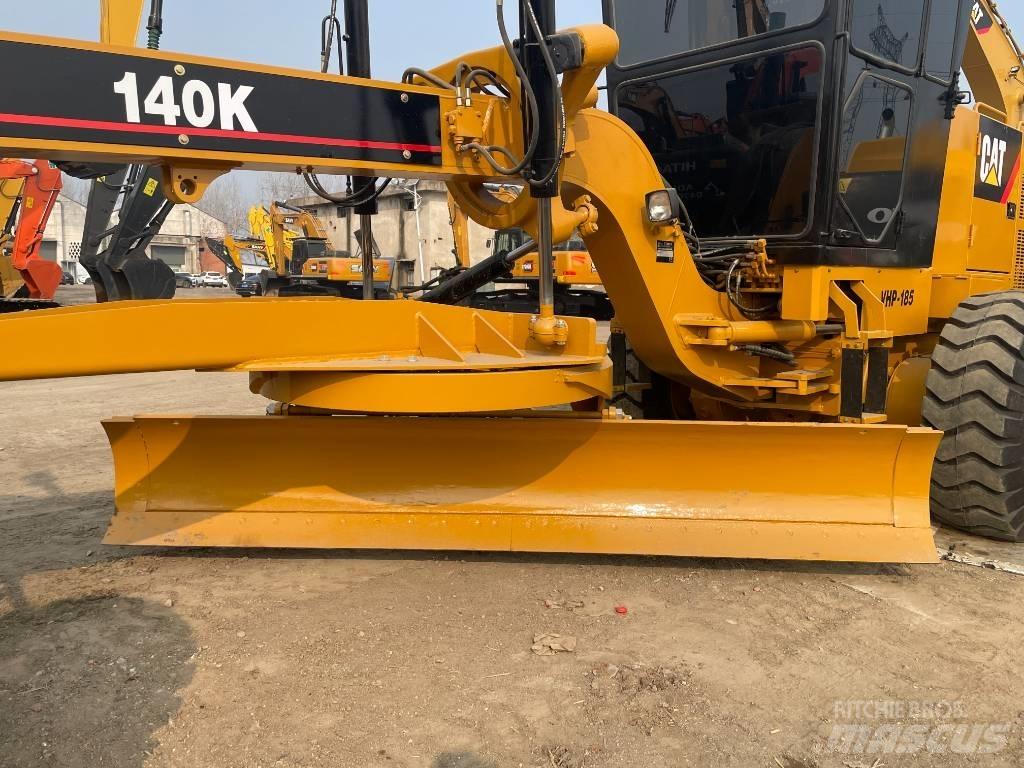 CAT 140 K Niveleuse