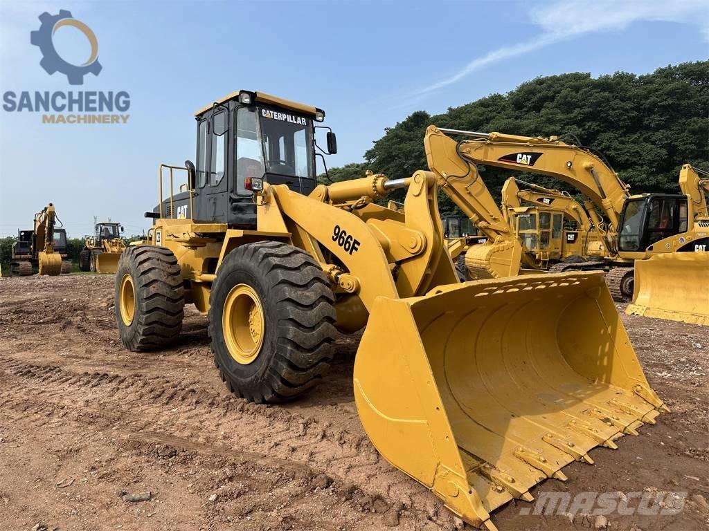 CAT 966 F Chargeuse sur pneus
