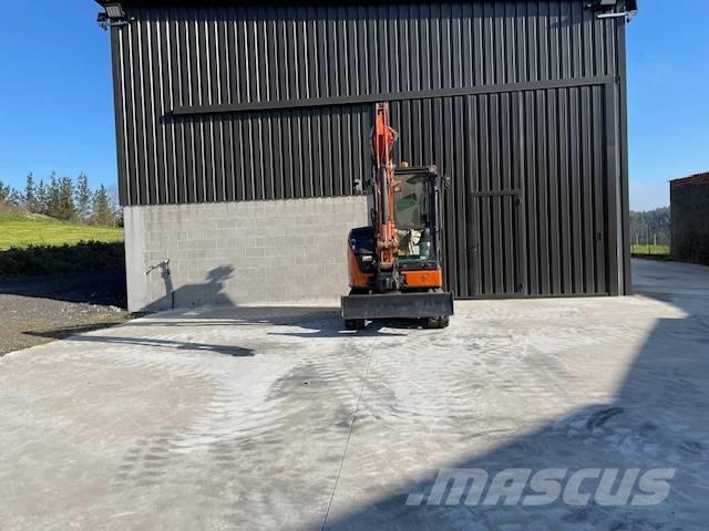 Hitachi u 33 Mini pelle < 7t