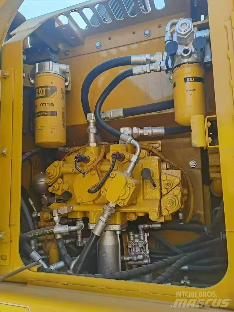 CAT 312 D Pelle sur chenilles
