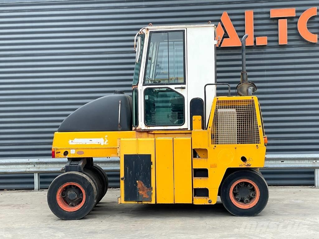 Dynapac CP 142 Rouleaux à pneumatiques